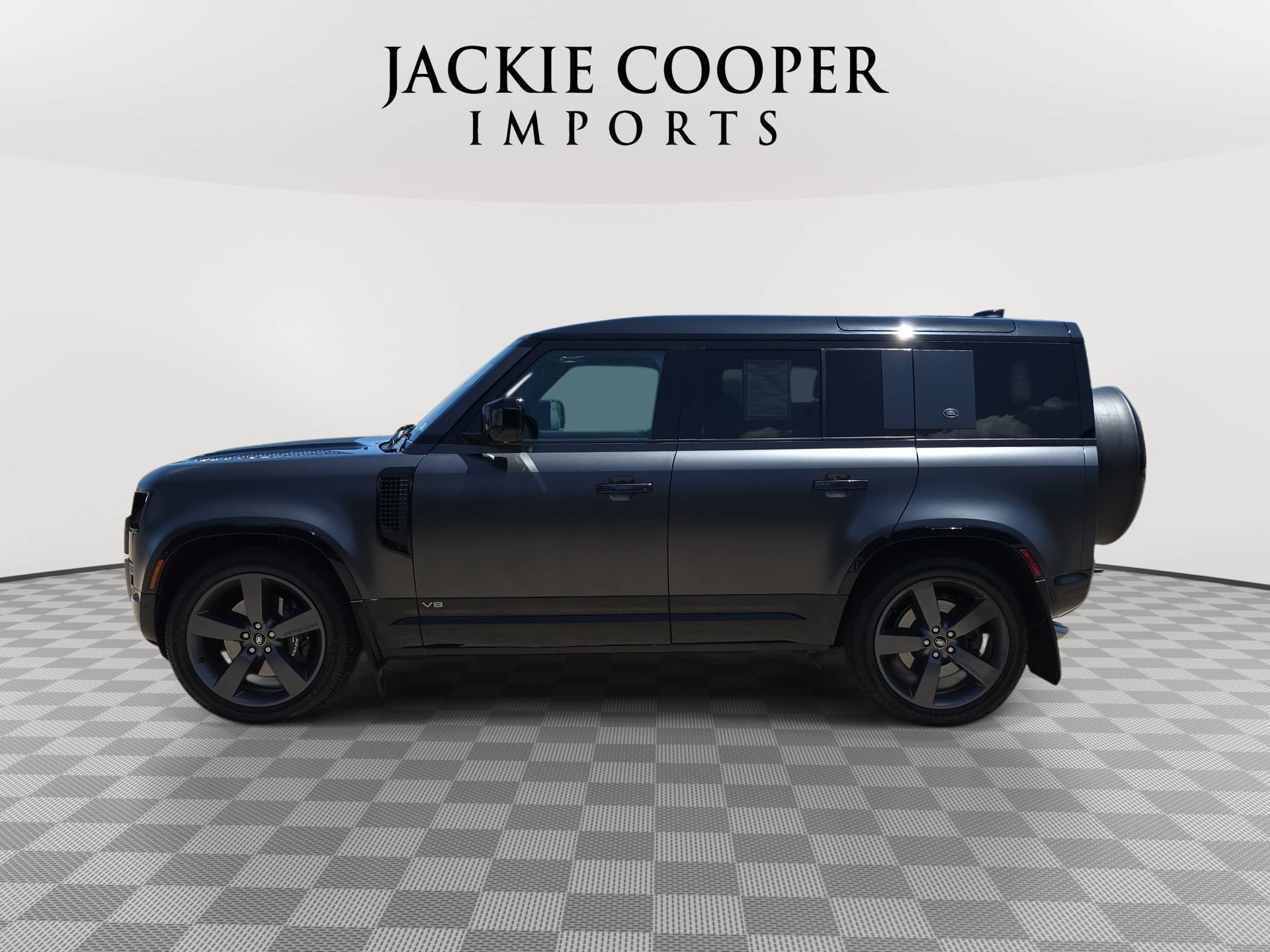 Used 2023 Land Rover Defender 110 V8 AWD/4WD image 8
