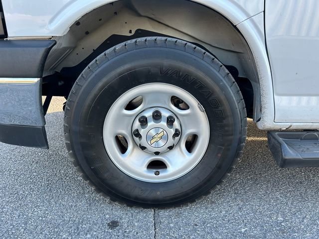 Used 2023 Chevrolet Express 3500 LT w/ LT Preferred Equipment Group RWD image 10