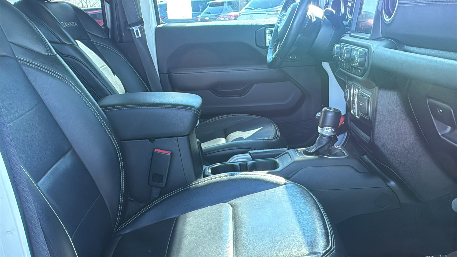 Used 2020 Jeep Wrangler Unlimited Sahara AWD/4WD image 13