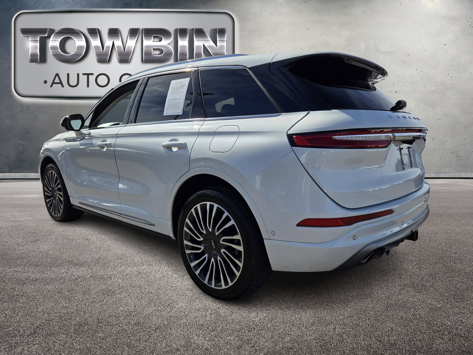 Used 2021 Lincoln Corsair Reserve w/ Equipment Group 201A image 7