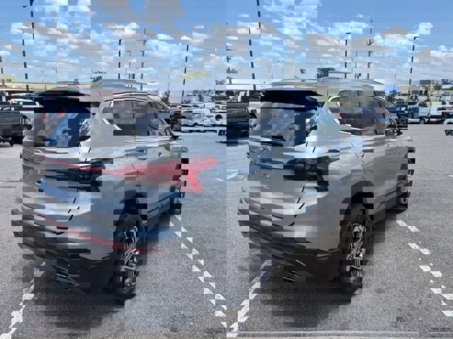 Used 2023 Hyundai Santa Fe SEL image 6