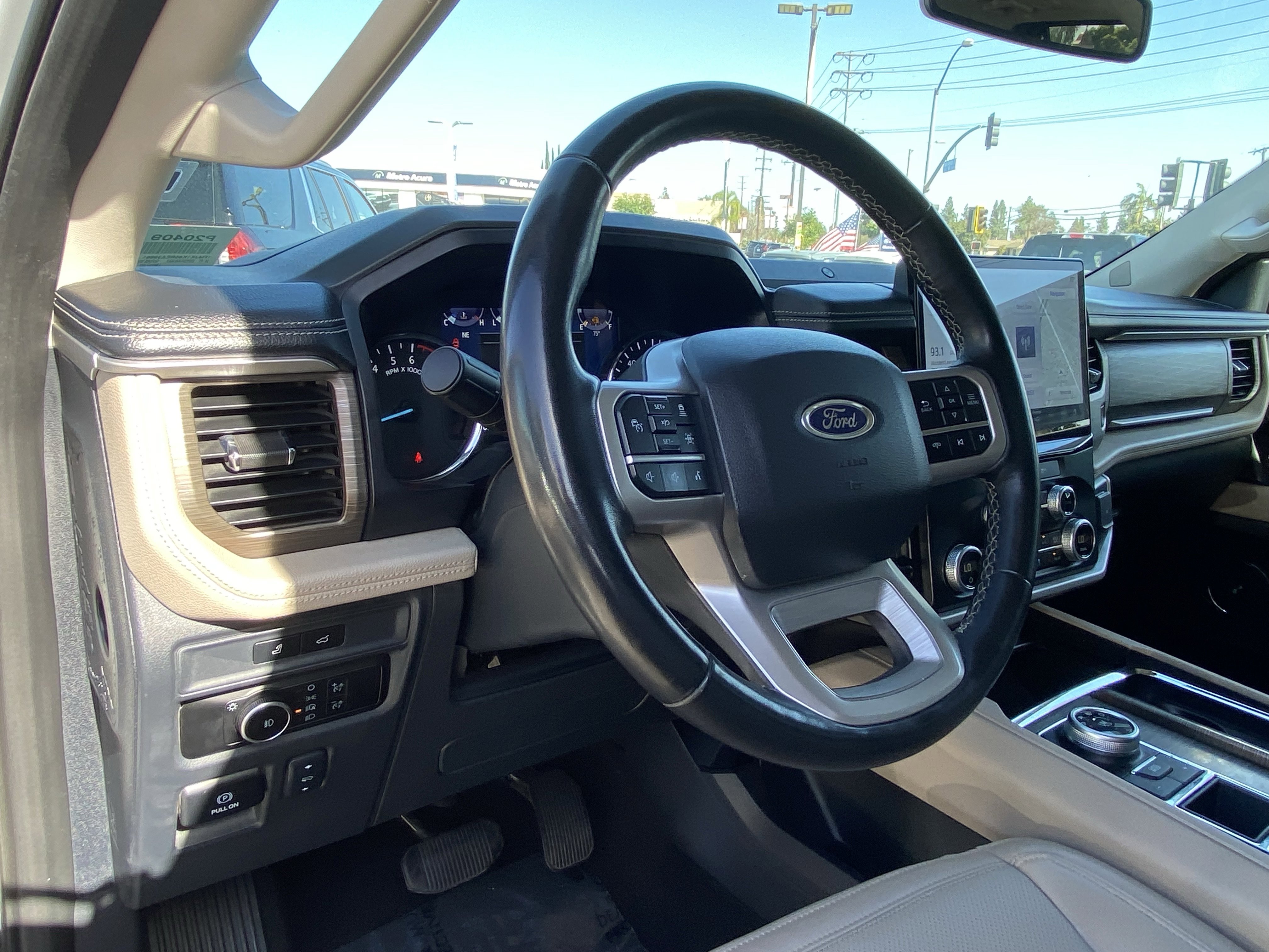 Used 2024 Ford Expedition Max Limited RWD image 16