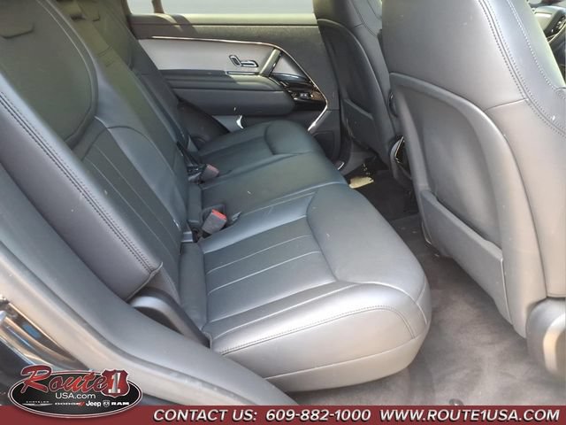 Used 2025 Land Rover Range Rover Sport SE AWD/4WD image 27