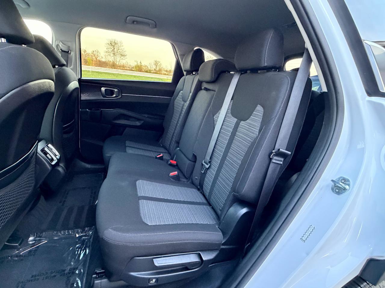 Used 2021 Kia Sorento LX FWD image 23