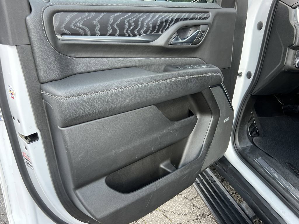 Used 2023 GMC Yukon Denali w/ Max Trailering Package image 8