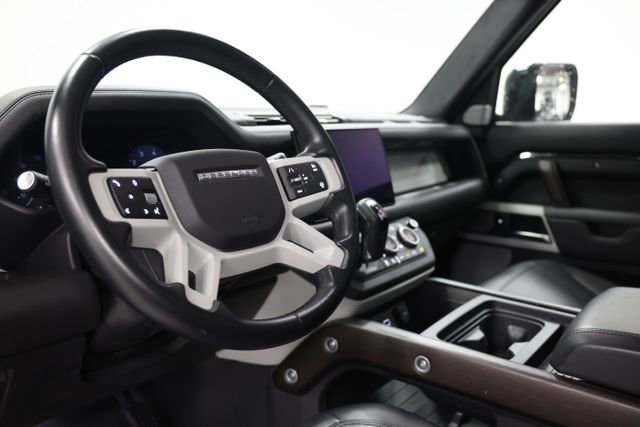 Used 2023 Land Rover Defender 130 SE image 25