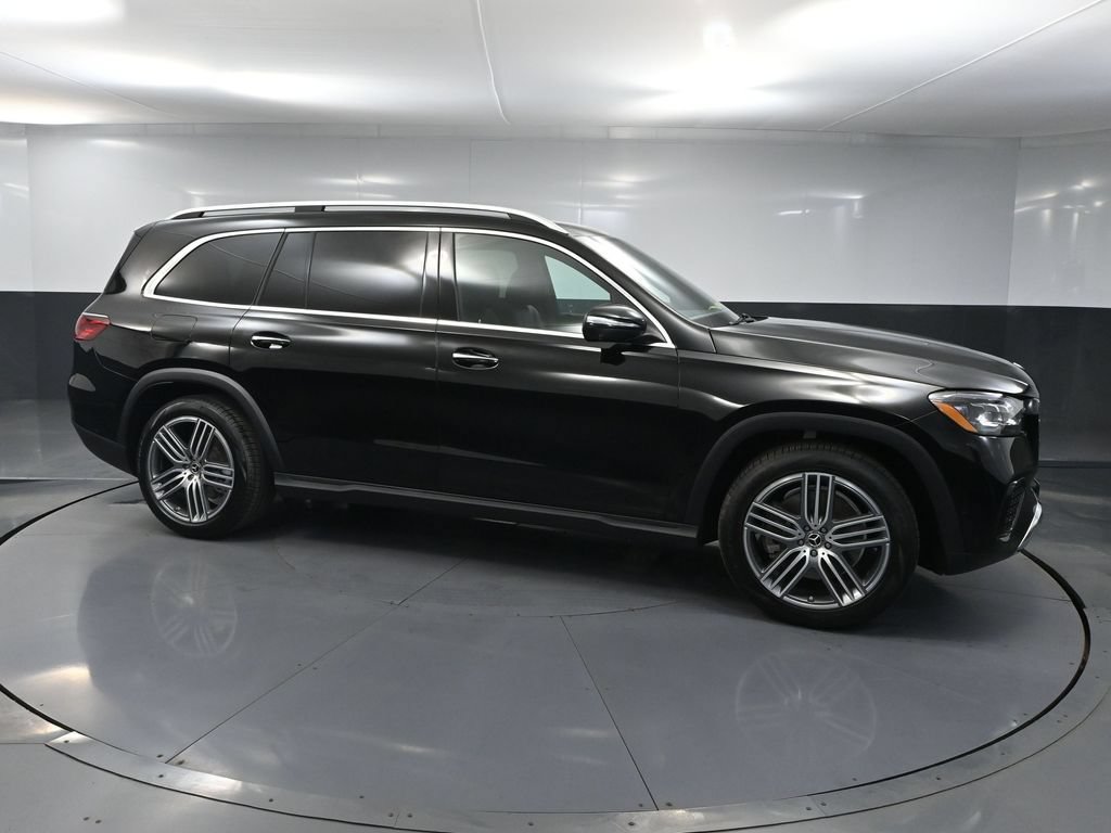 Used 2026 Mercedes-Benz GLS 450 4MATIC image 2