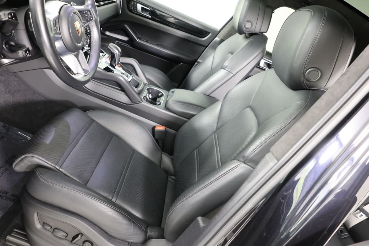 Used 2022 Porsche Cayenne GTS w/ Premium Package Plus AWD/4WD image 10
