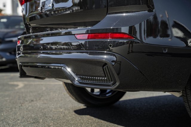 New 2026 Volvo XC60 B5 Plus w/ Protection Package Premier image 8