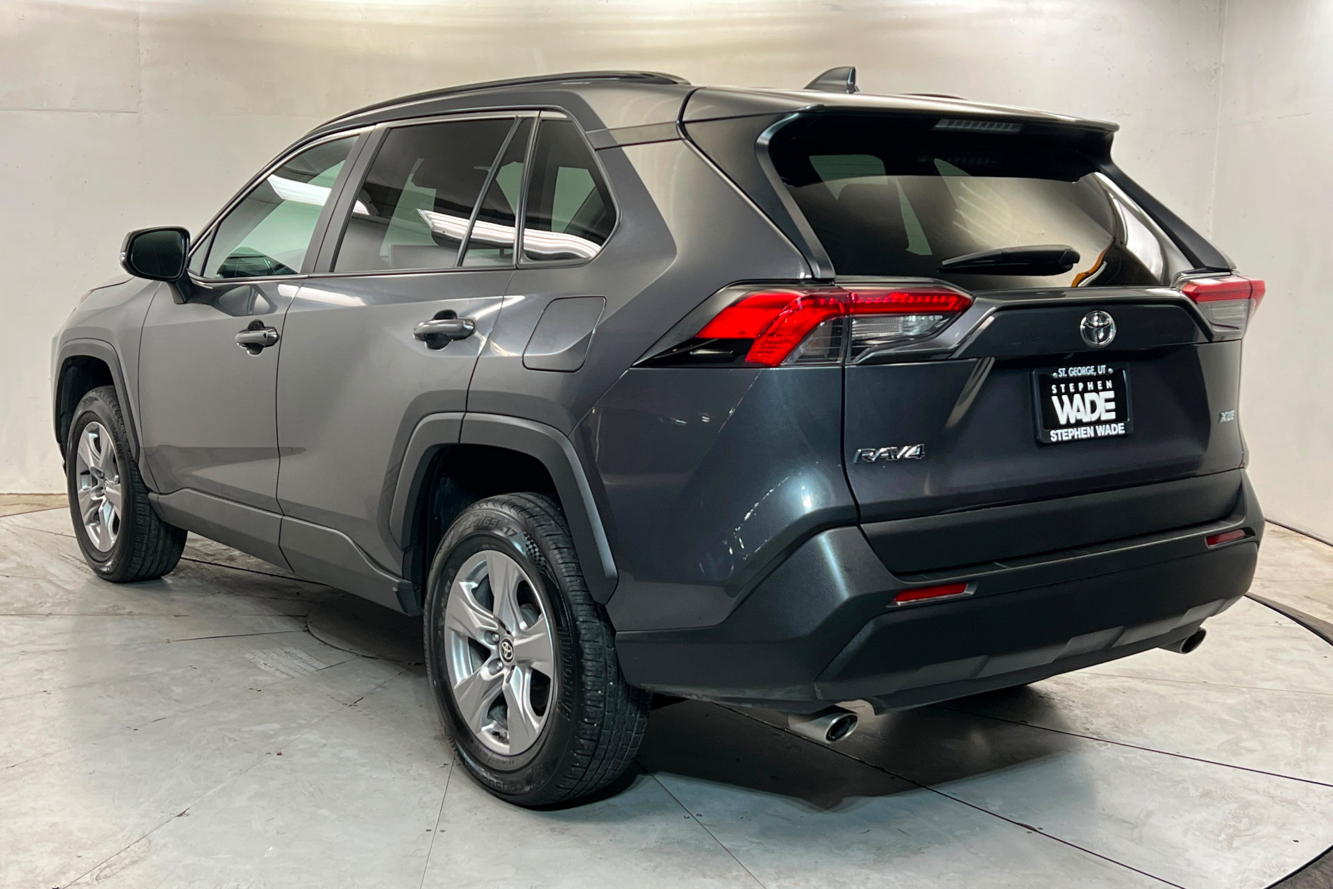 Used 2025 Toyota RAV4 XLE FWD image 3