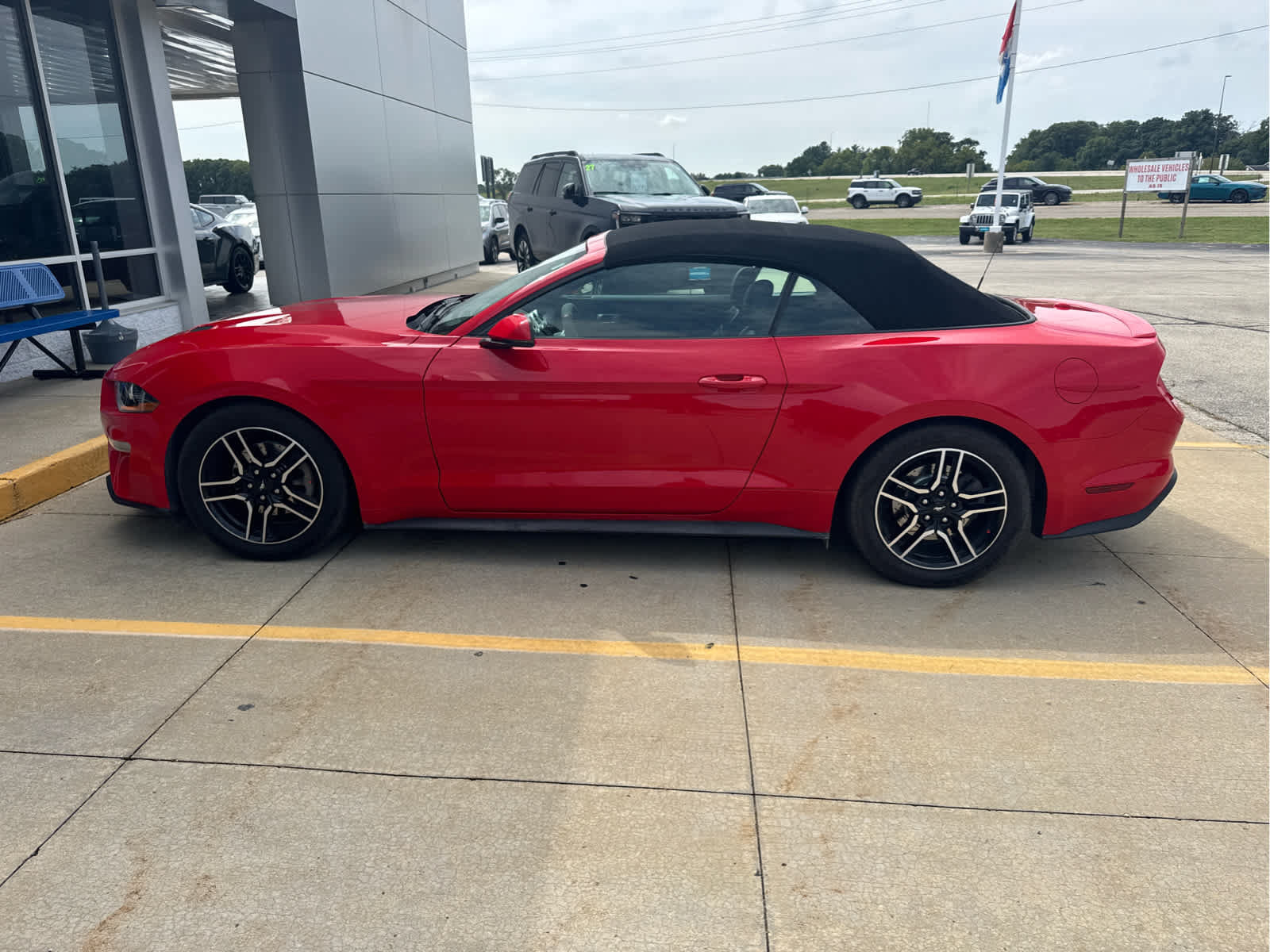Used 2020 Ford Mustang Premium RWD image 2