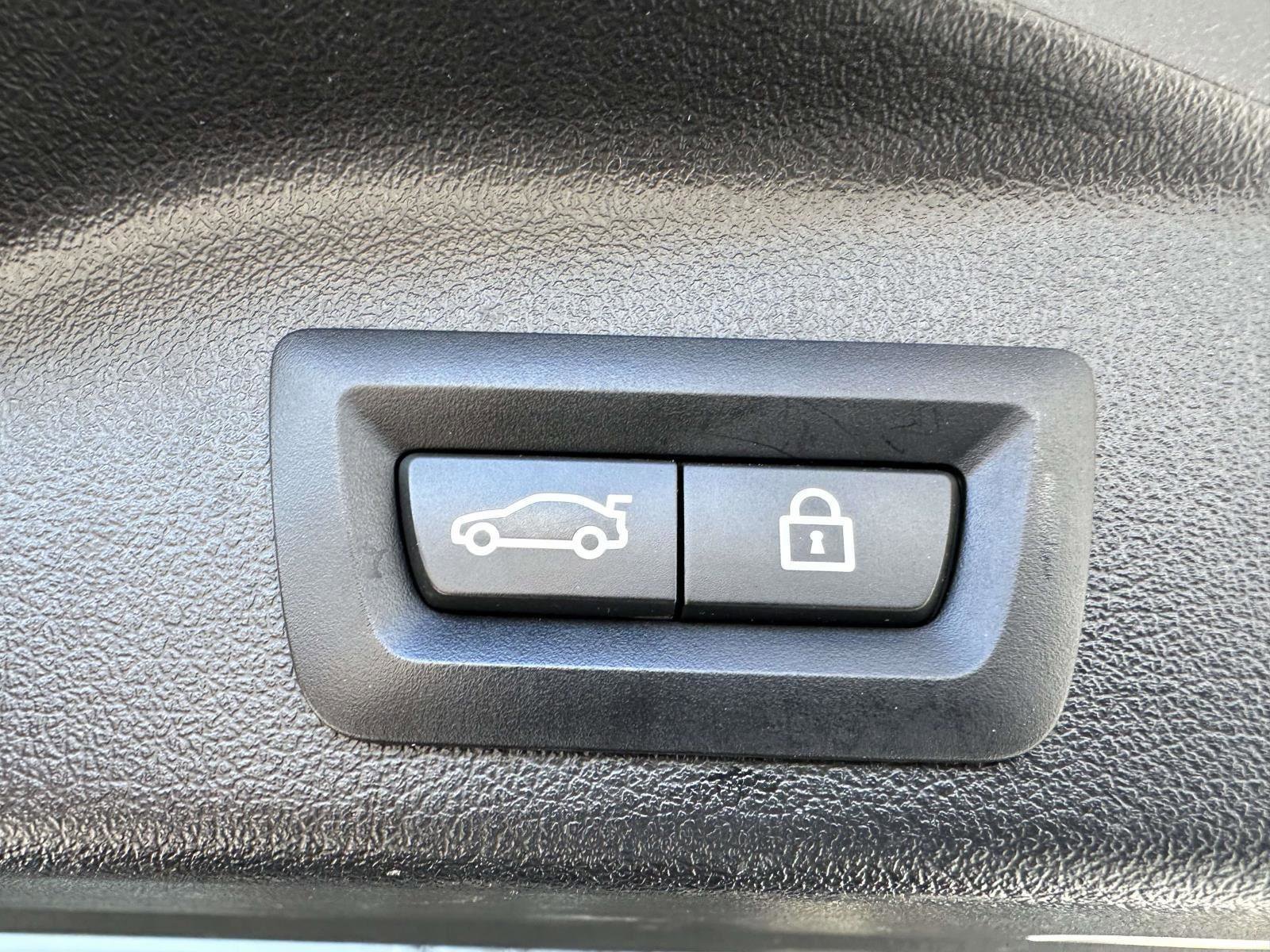 Used 2022 BMW X5 xDrive40i w/ Premium Package AWD/4WD image 13