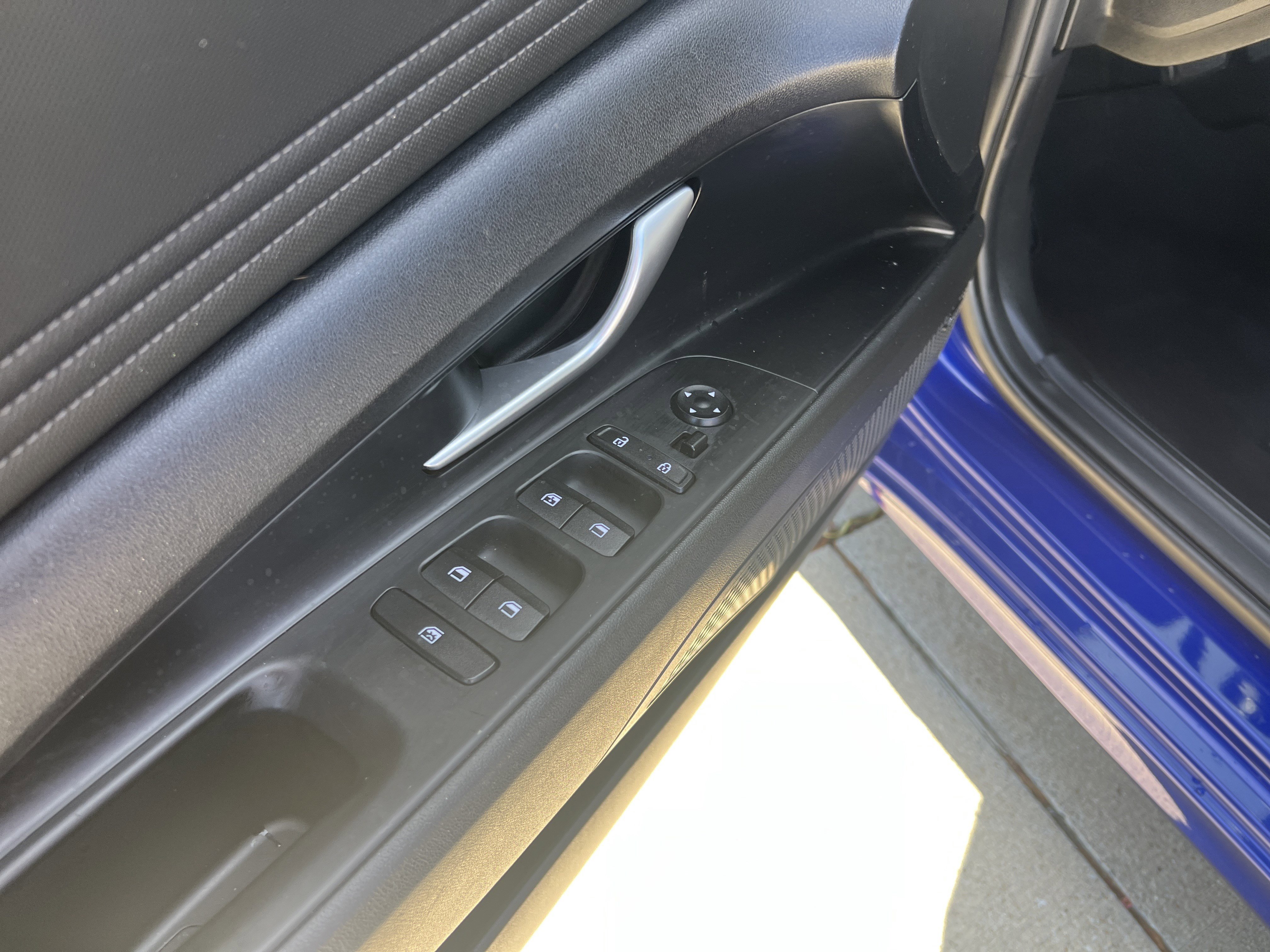 Used 2022 Hyundai Elantra Limited image 14