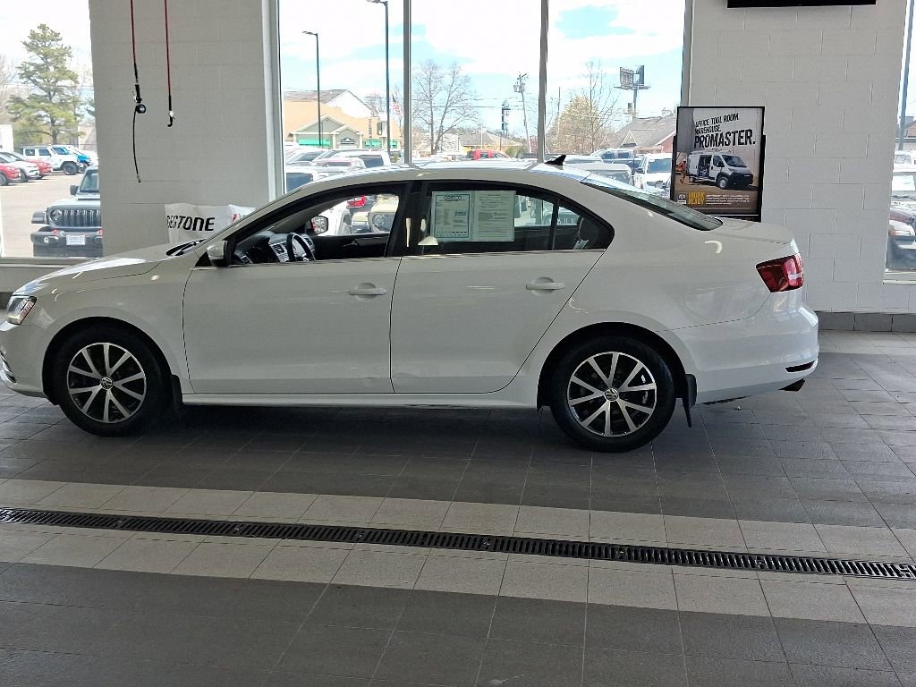 Used 2017 Volkswagen Jetta SE FWD image 10