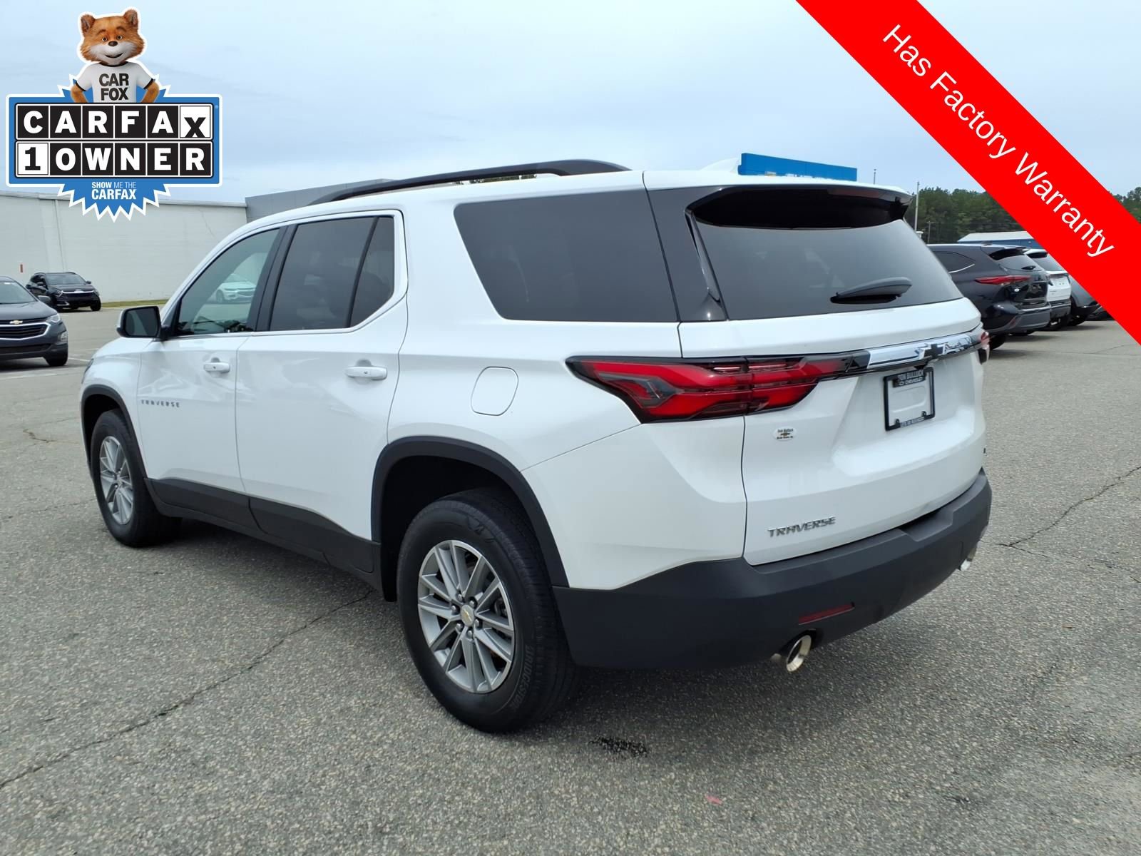 Used 2023 Chevrolet Traverse LT FWD image 3