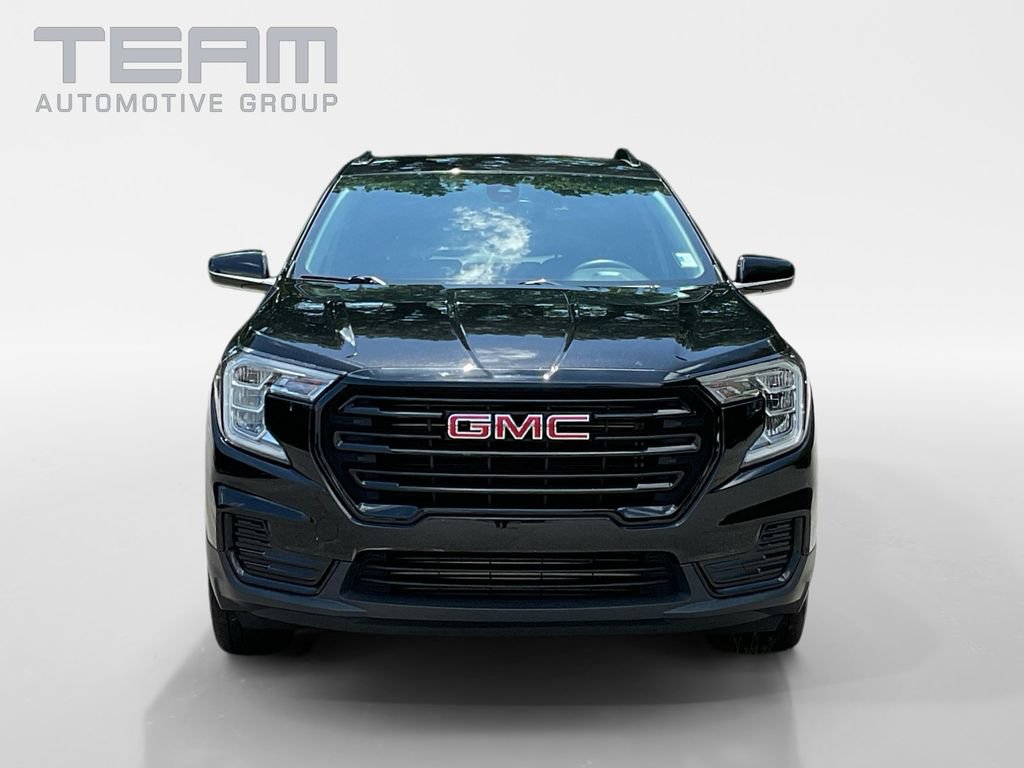 Used 2022 GMC Terrain SLE w/ Elevation Edition AWD/4WD image 2