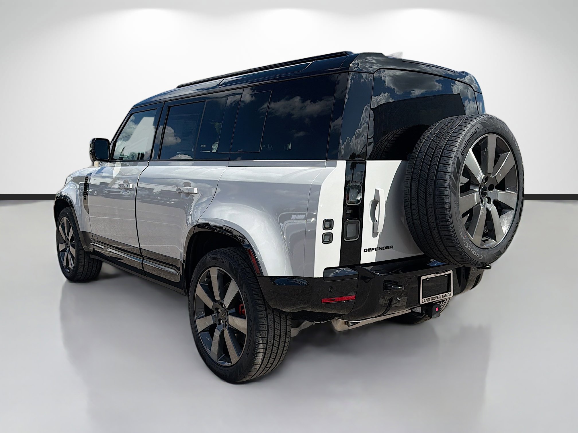 New 2026 Land Rover Defender 110 X image 3