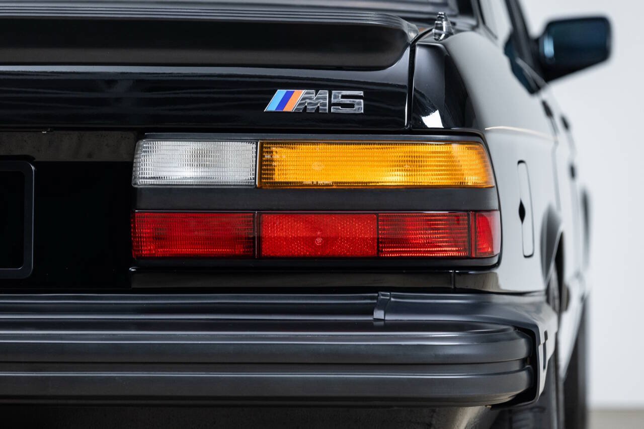 Used 1988 BMW M5 RWD image 19