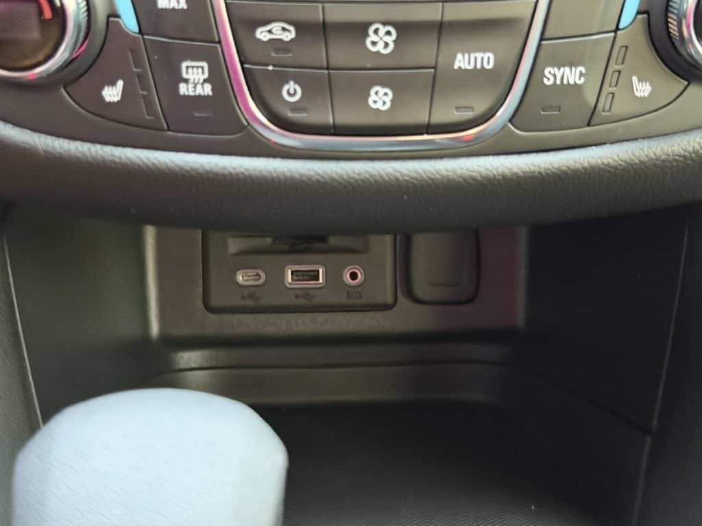 Used 2023 Chevrolet Equinox RS w/ RS Leather Package FWD image 24