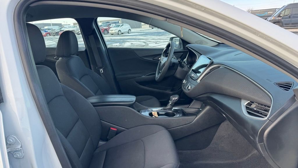 Used 2023 Chevrolet Malibu LT image 19