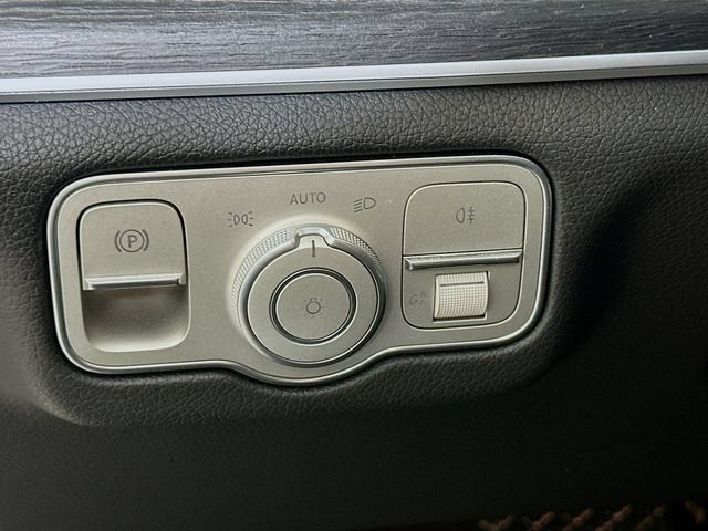 Used 2025 Mercedes-Benz GLE 350 4MATIC image 13