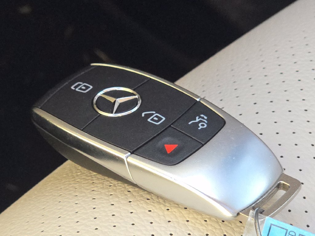 Used 2024 Mercedes-Benz GLS 450 4MATIC image 37