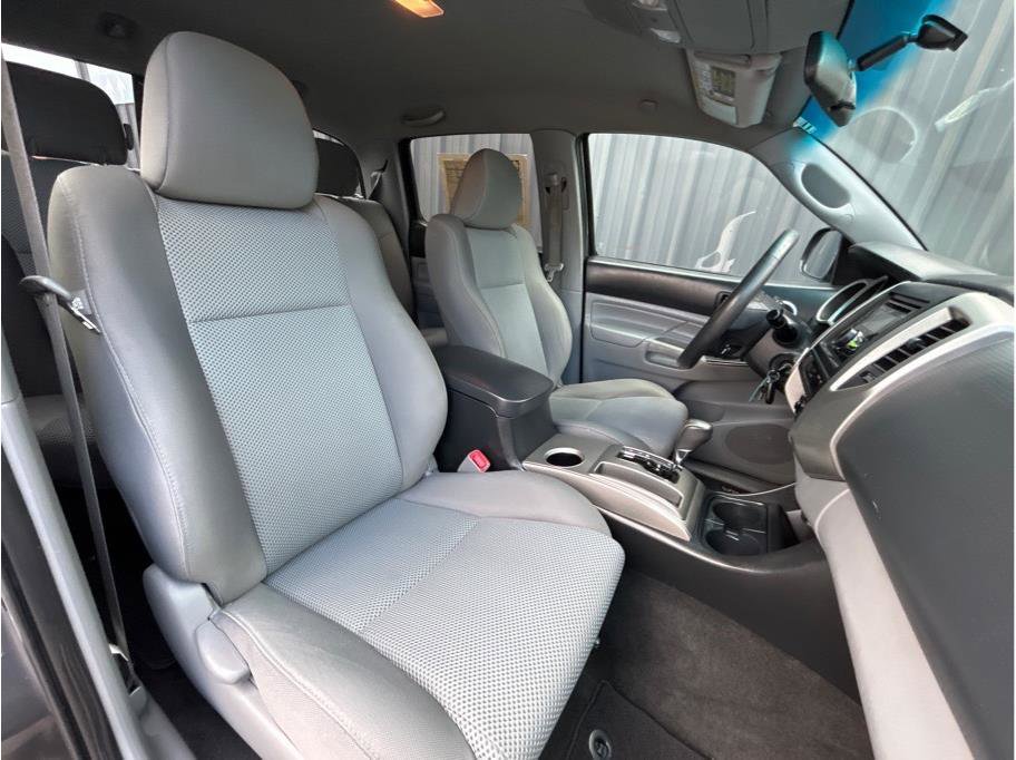 Used 2014 Toyota Tacoma 4x4 Double Cab image 4