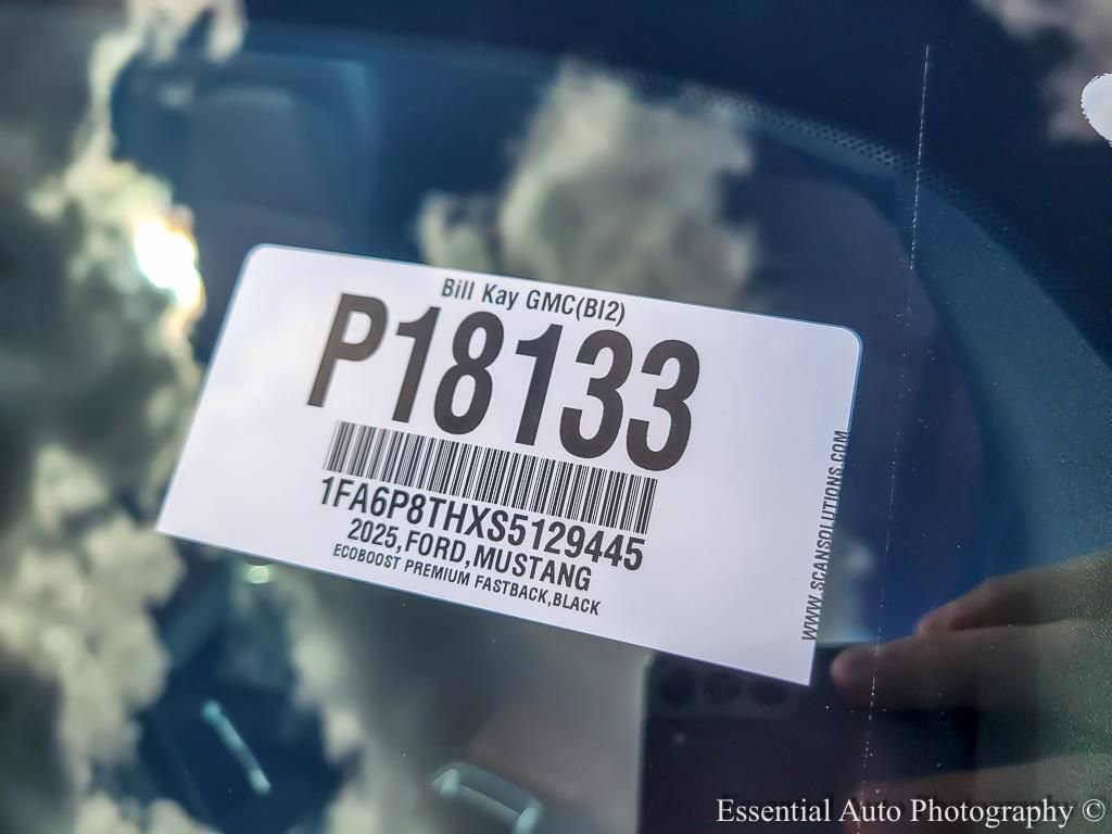 Used 2025 Ford Mustang Premium image 21