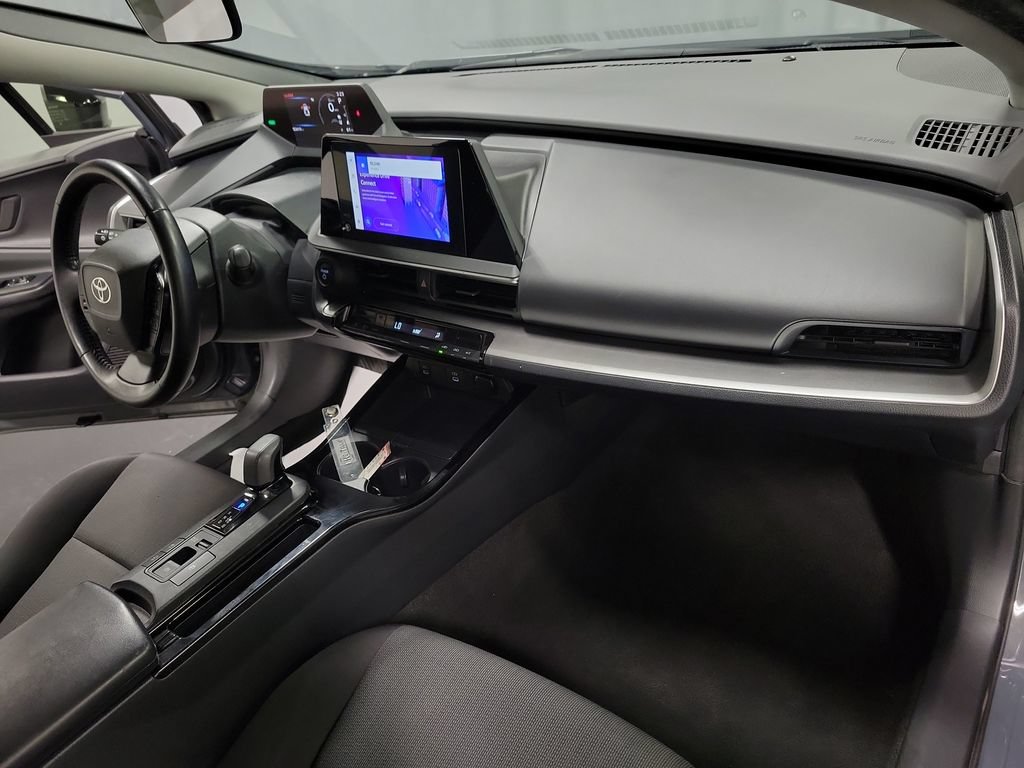 Used 2023 Toyota Prius LE FWD image 33