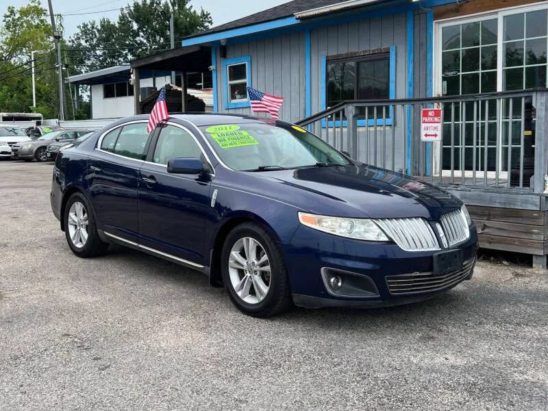 Used 2011 Lincoln MKS FWD image 4
