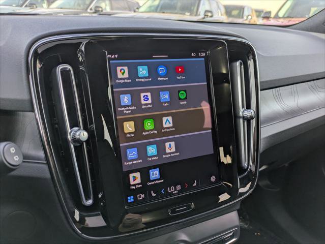 Used 2023 Volvo XC40 Recharge Plus image 17