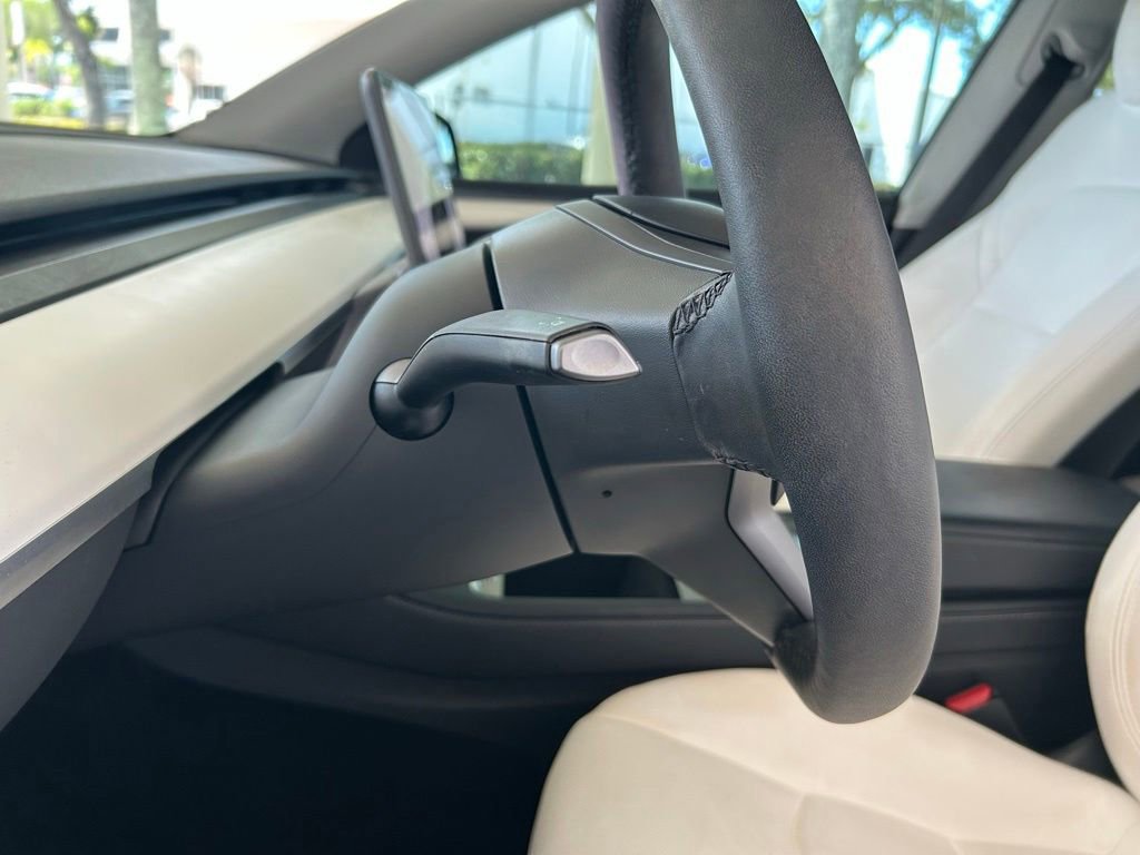 Used 2024 Tesla Model Y Long Range AWD/4WD image 38