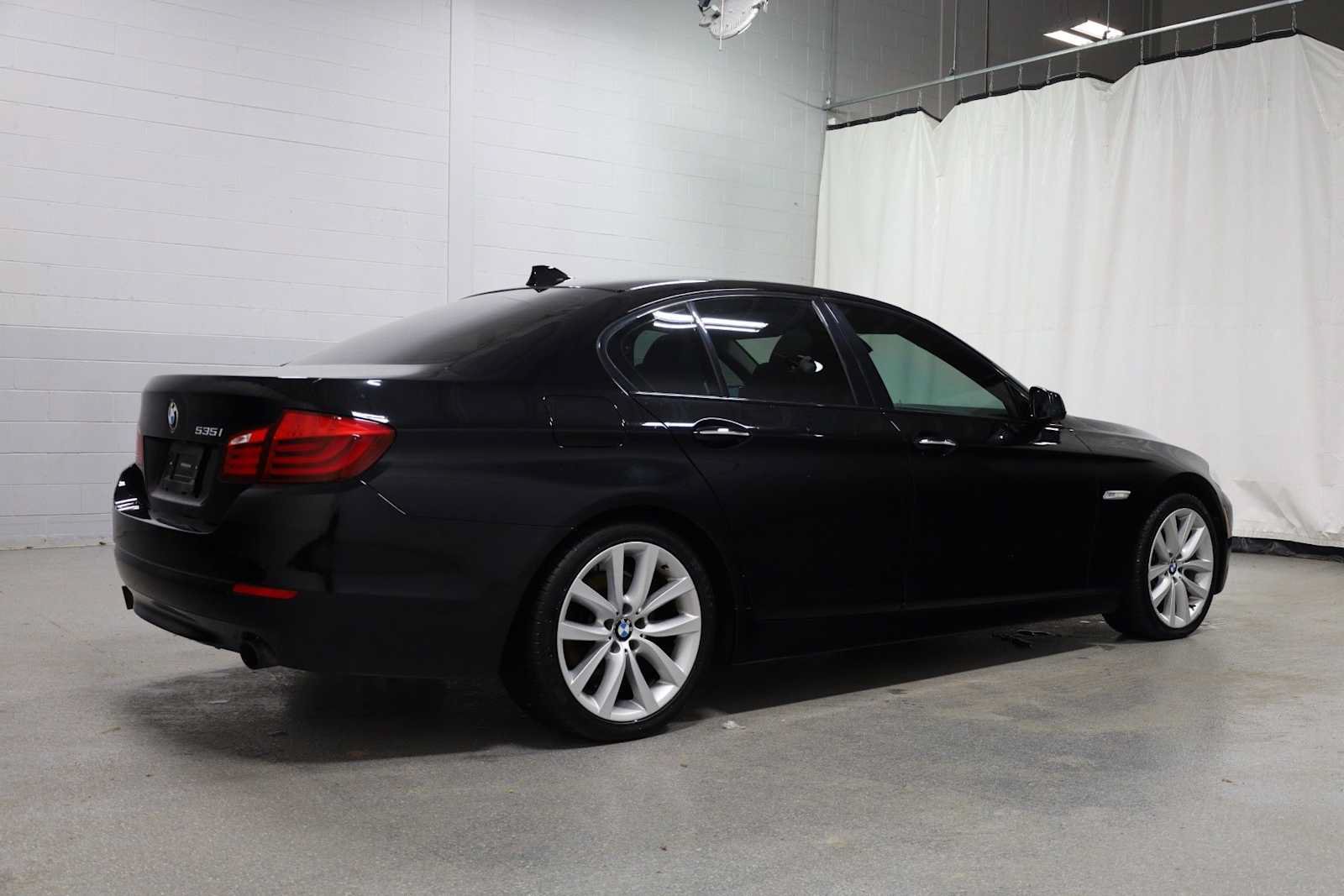 Used 2011 BMW 535i Sedan RWD image 9
