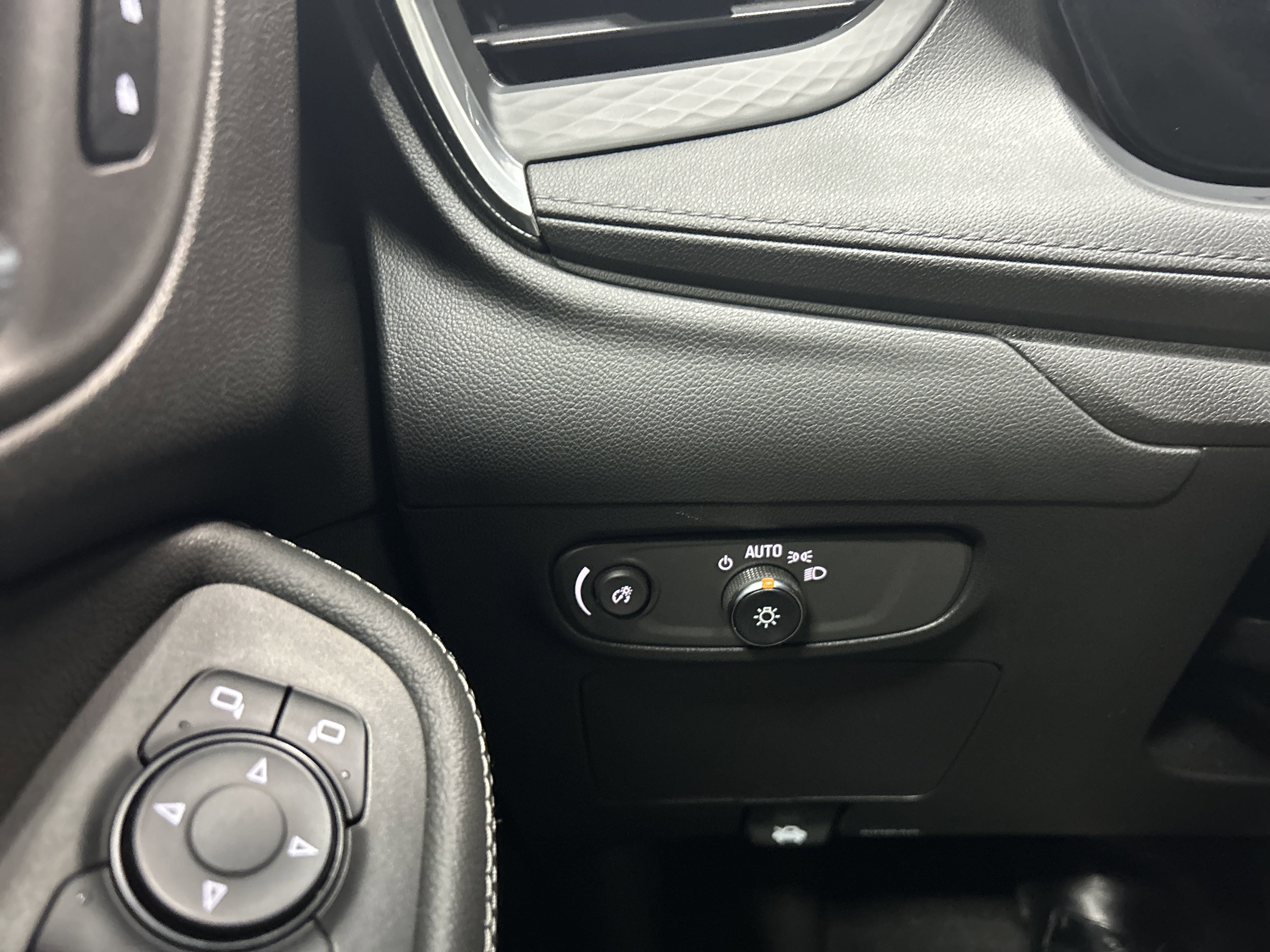 Used 2024 Buick Encore GX Sport Touring image 16