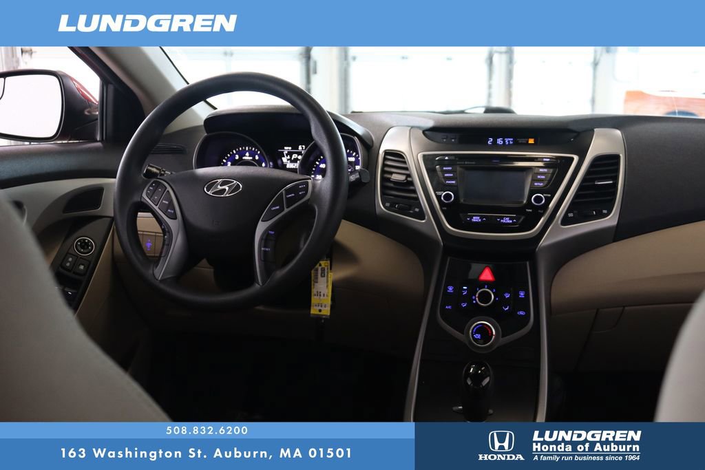 Used 2016 Hyundai Elantra SE w/ Option Group 02 FWD image 4