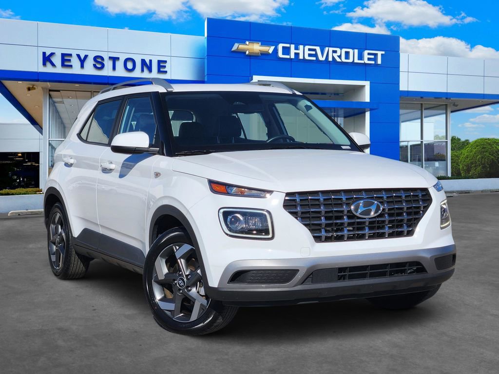 Used 2024 Hyundai Venue Limited image 1