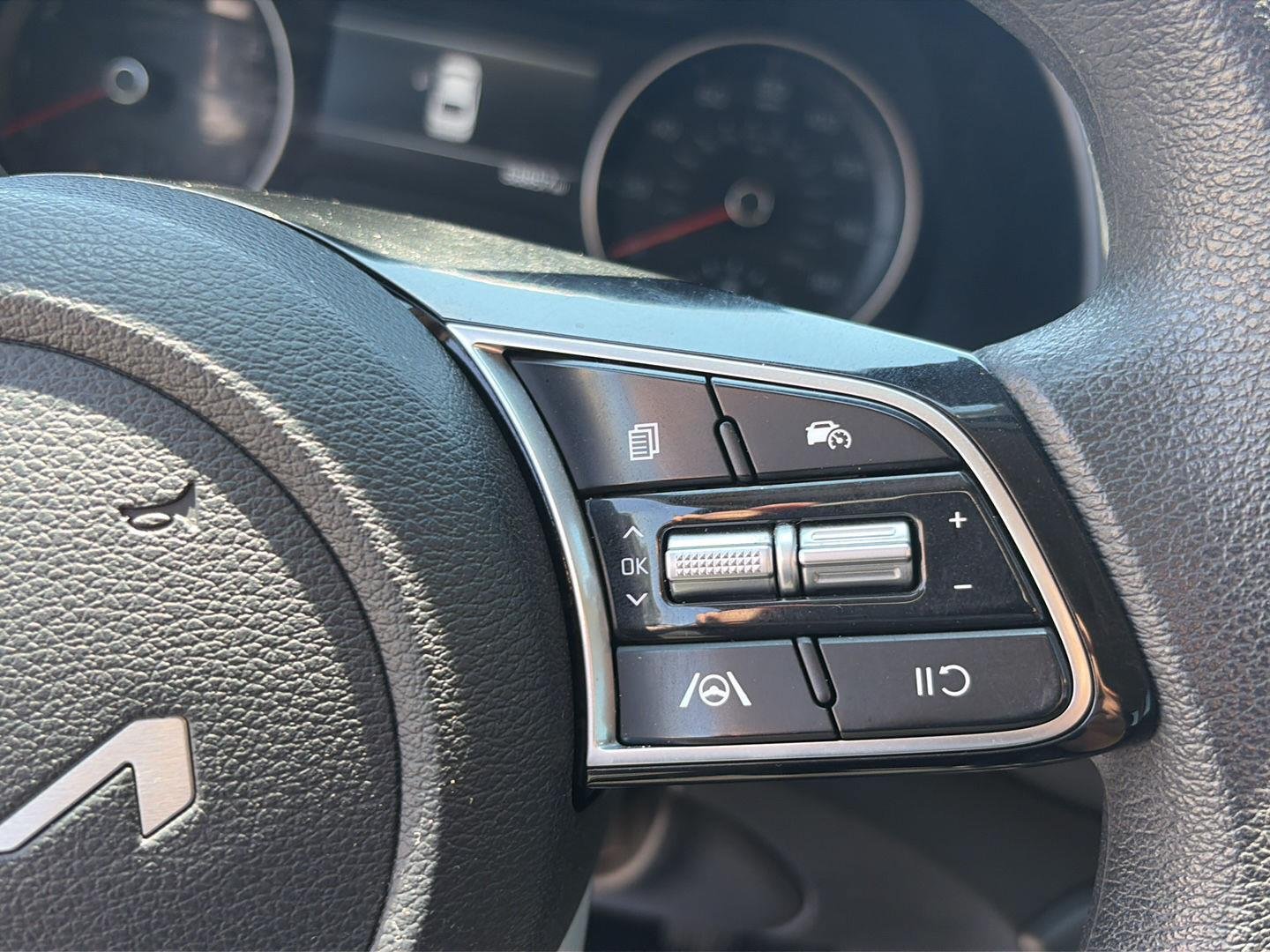 Used 2024 Kia Forte LXS w/ LXS Technology Package FWD image 15