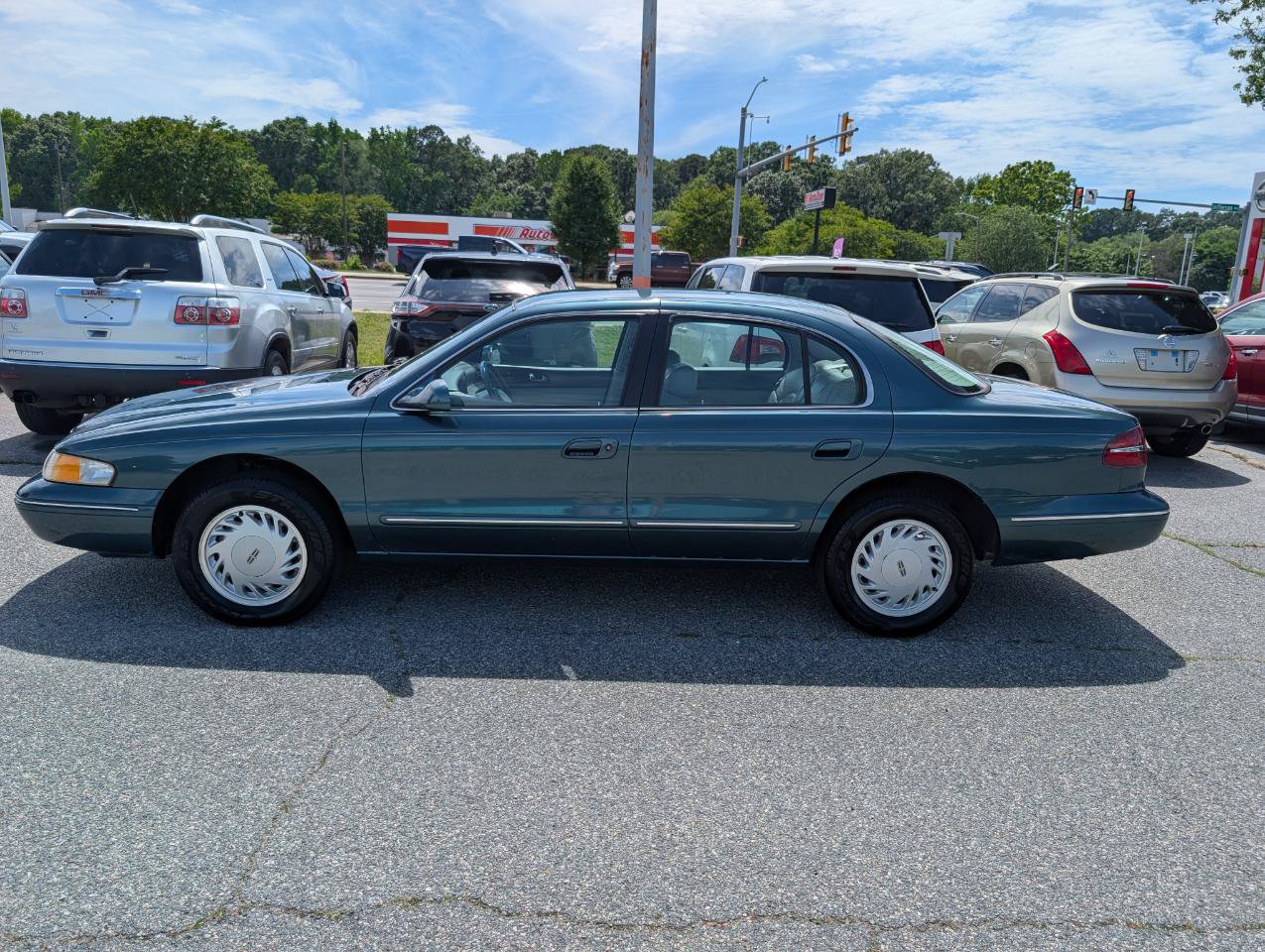 Used 1995 Lincoln Continental FWD image 2