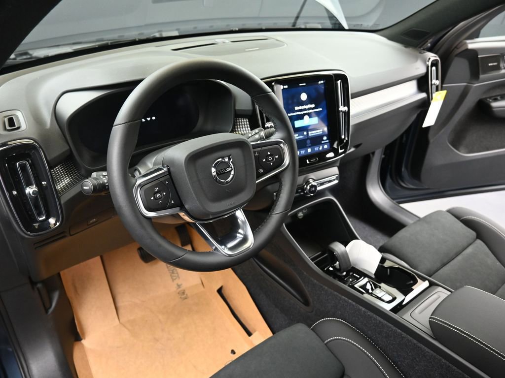 New 2026 Volvo XC40 B5 Ultra w/ Climate Package AWD/4WD image 22
