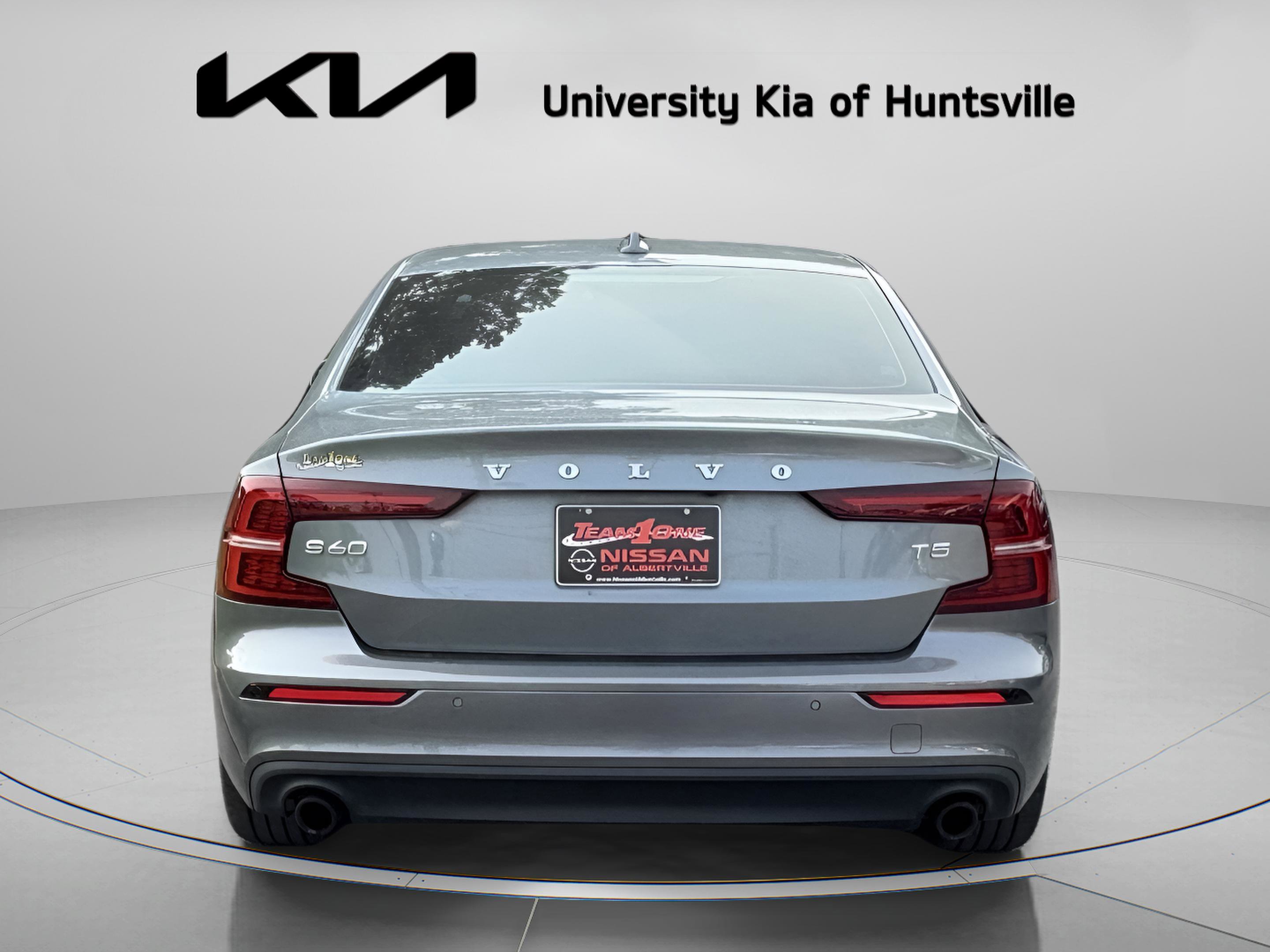 Used 2019 Volvo S60 T5 Momentum w/ Premium Package FWD image 7