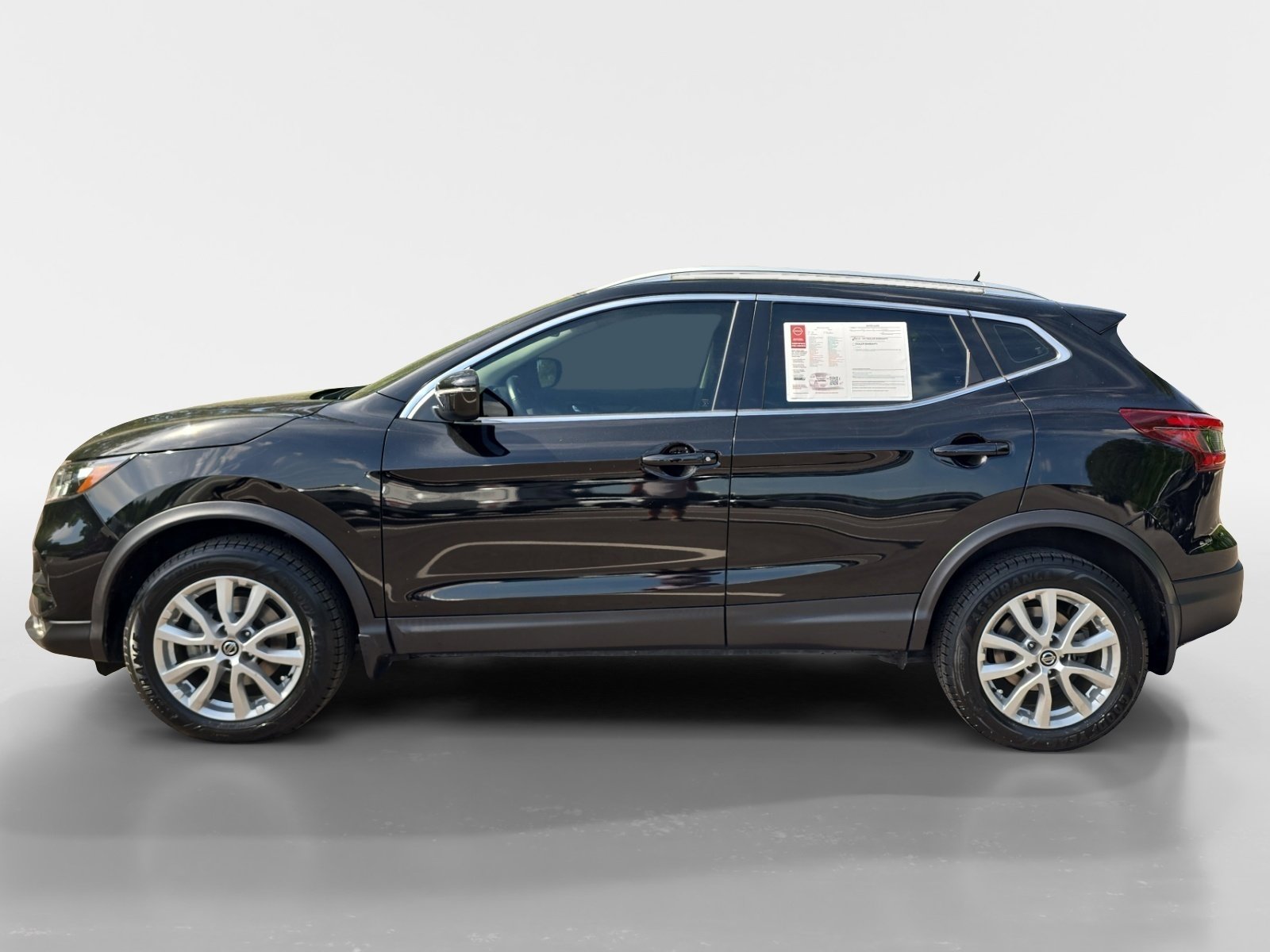 Certified 2022 Nissan Rogue Sport SV FWD image 2
