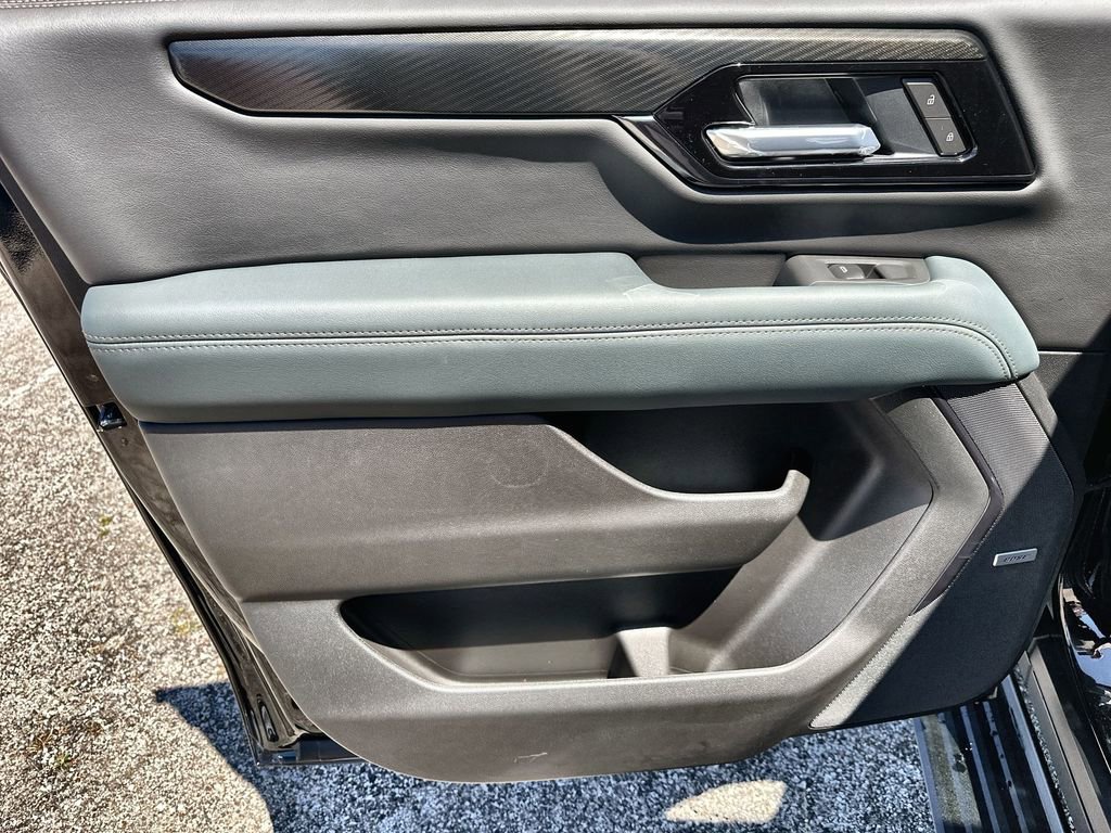 New 2026 GMC Yukon XL AT4 w/ AT4 Premium Plus Package AWD/4WD image 15