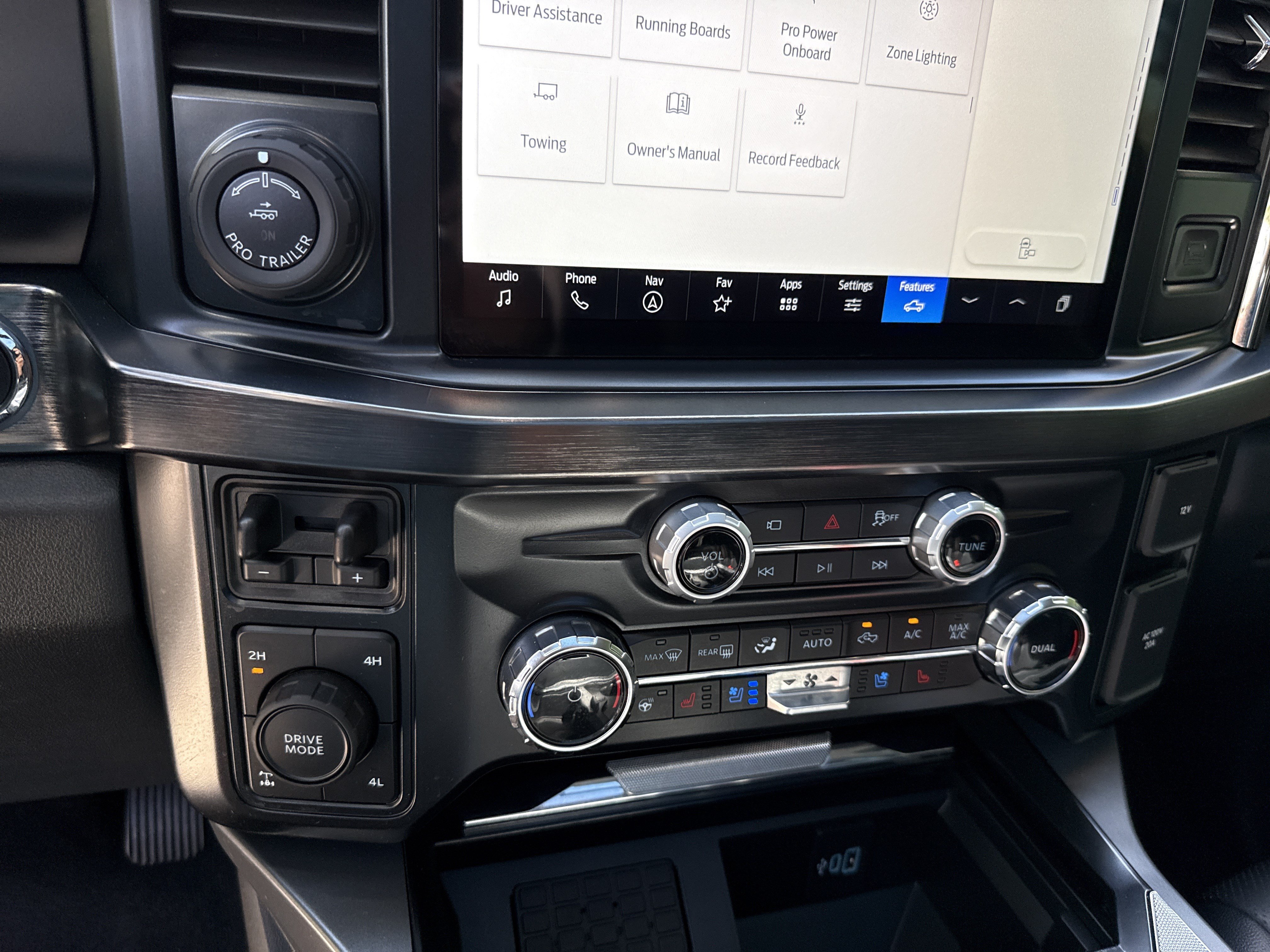 Used 2025 Ford F250 Lariat w/ Lariat Ultimate Package AWD/4WD image 29