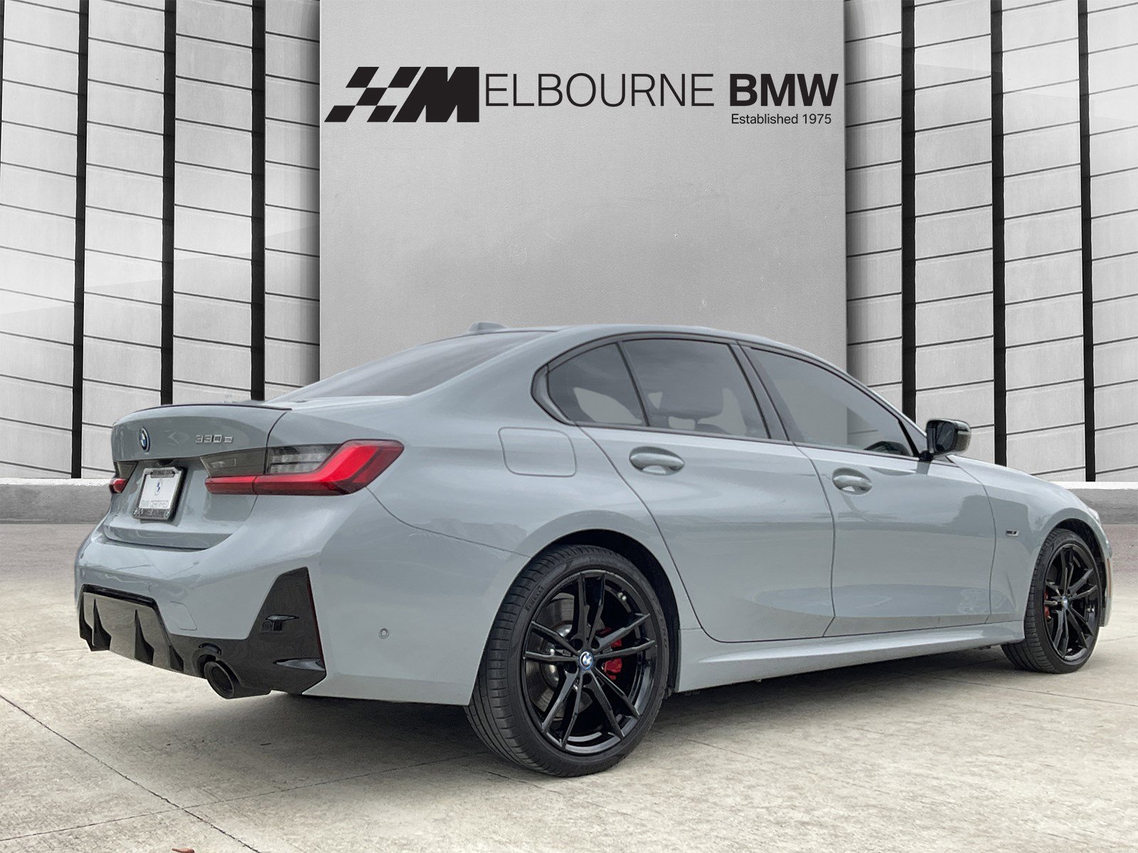 Certified 2023 BMW 330e w/ M Sport Package image 4