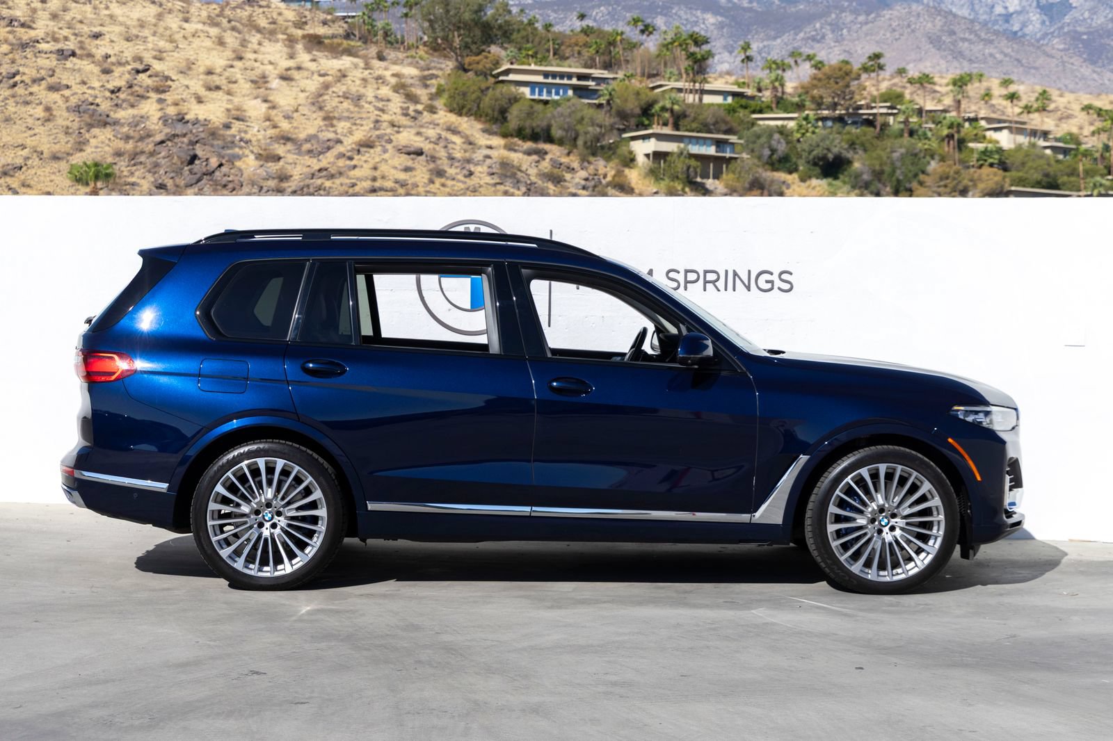 Used 2022 BMW X7 xDrive40i w/ Premium Package AWD/4WD image 6