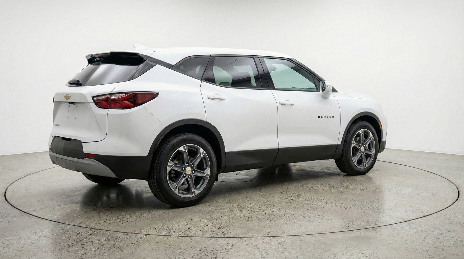 Used 2025 Chevrolet Blazer LT image 9