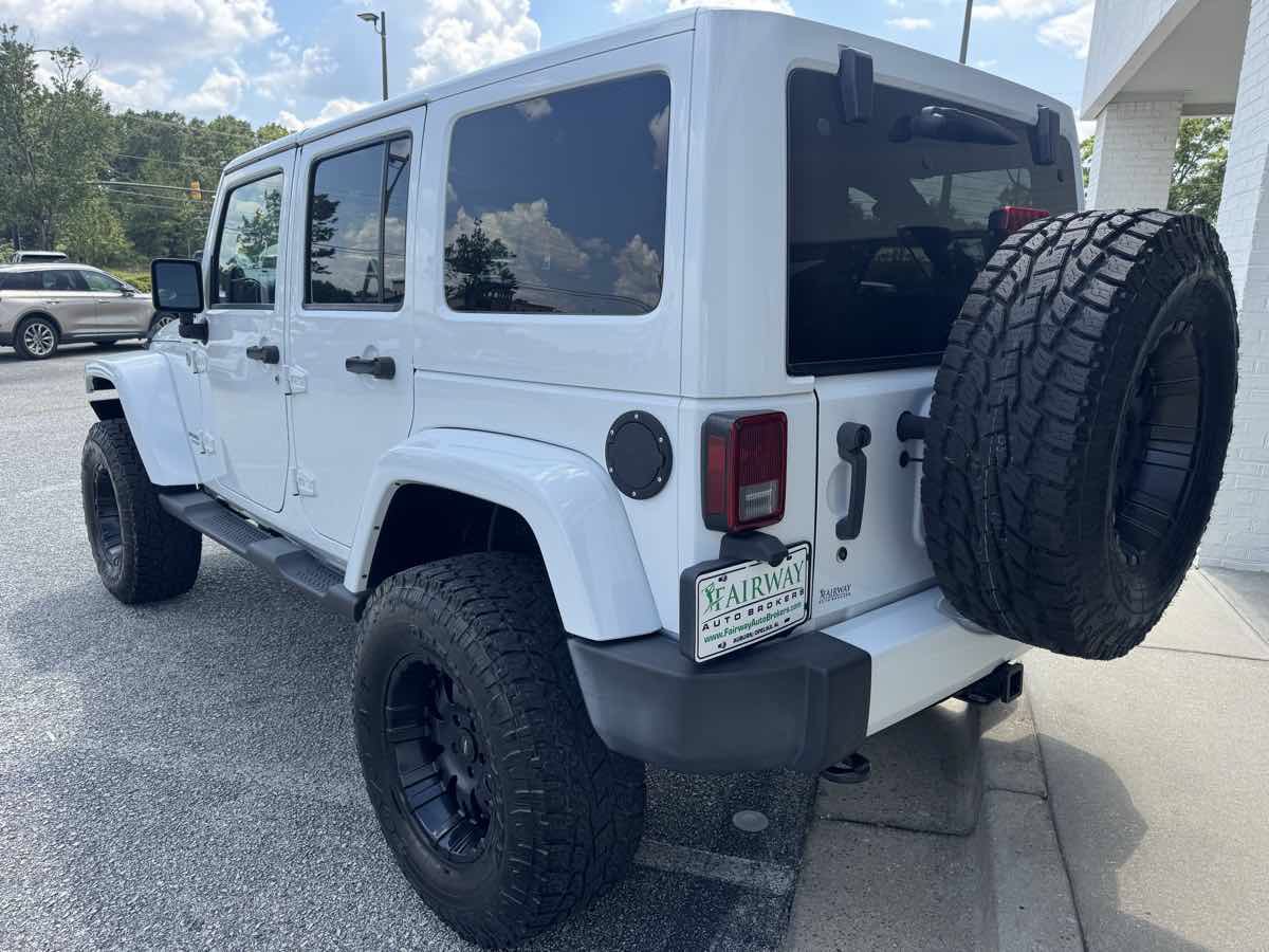 Used 2012 Jeep Wrangler Unlimited Sahara AWD/4WD image 8