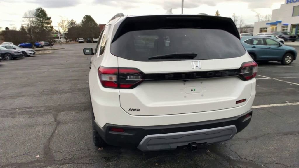 New 2025 Honda Pilot TrailSport image 8