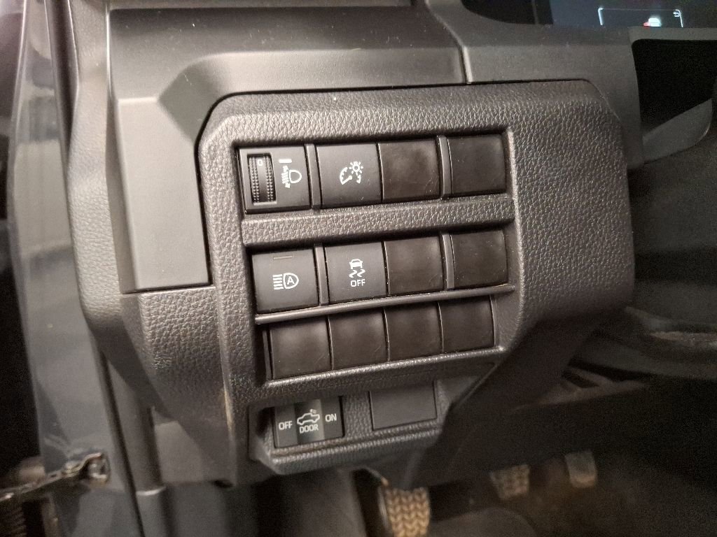 Used 2024 Toyota Tacoma SR AWD/4WD image 21