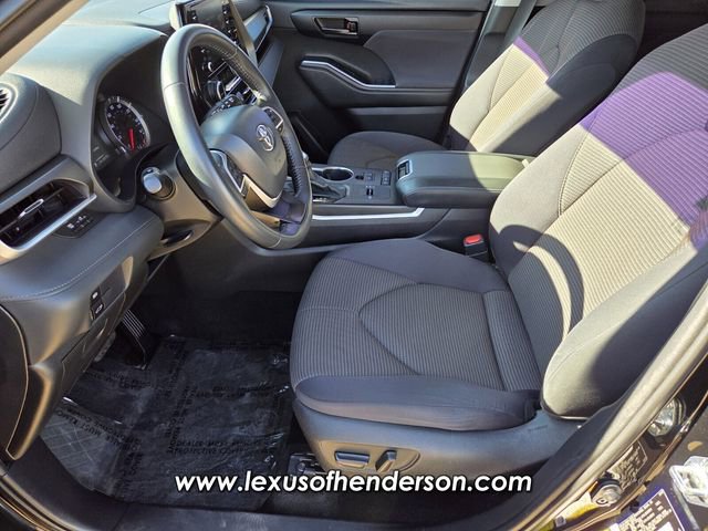 Used 2022 Toyota Highlander LE image 10